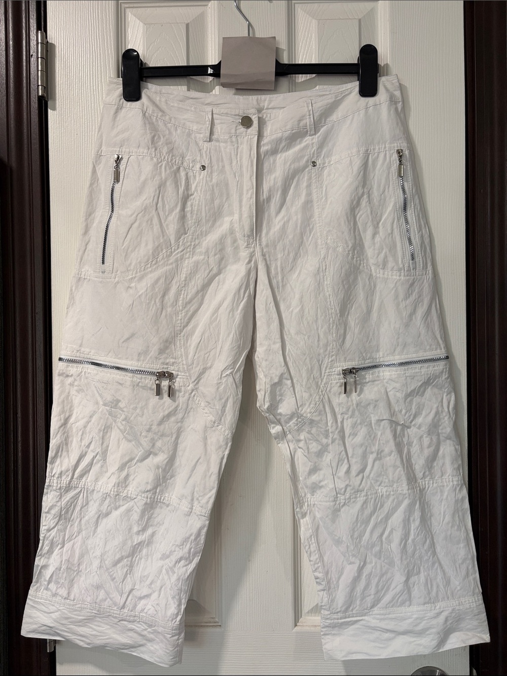 Spanner Sport Women's White Cargo Capris with Zip Pockets